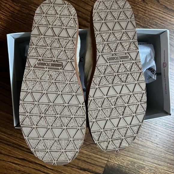 Minnetonka Shar Scuff Slippers - Picture 3 of 5